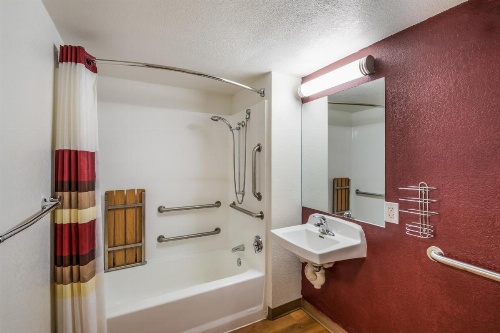 Red Roof Inn Rochester - Airport image 15