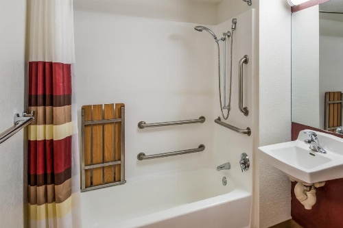 Red Roof Inn Rochester - Airport image 17